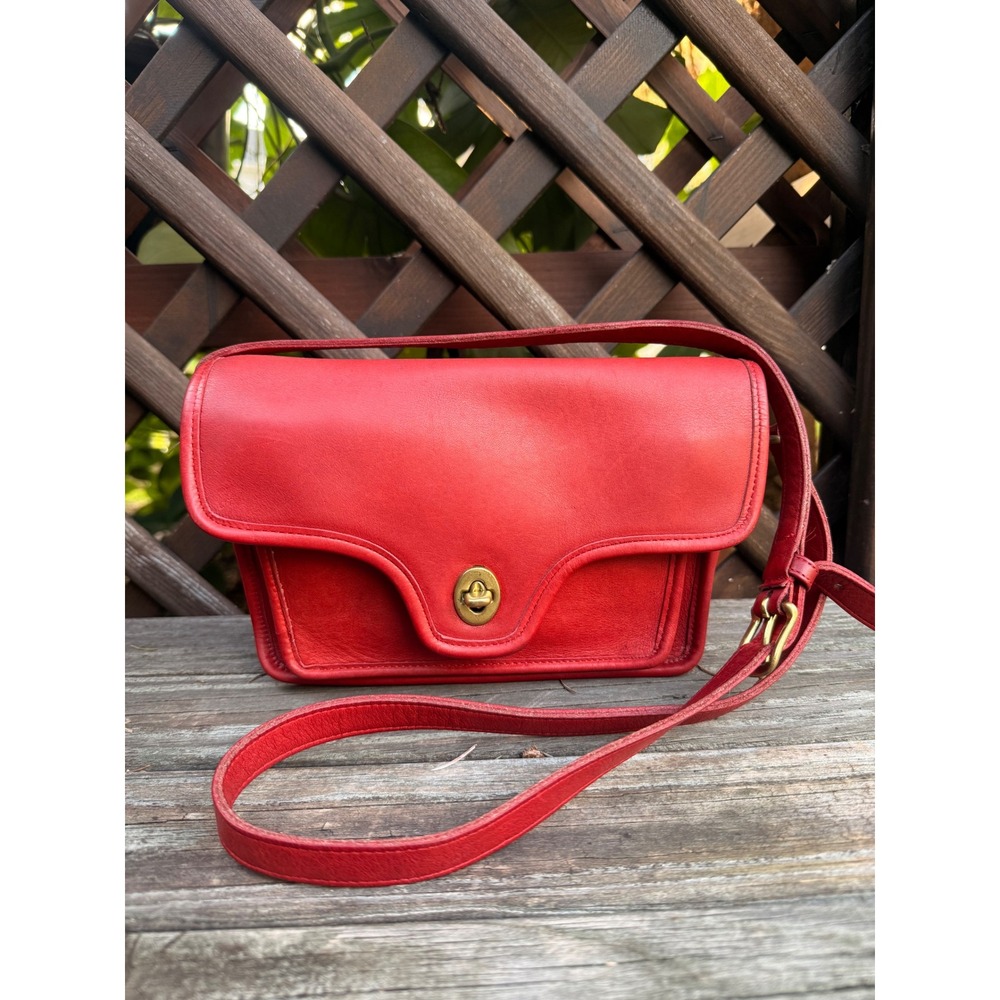 Vintage Coach Kent Bag Red Leather Crossbody Turnlock USA Made 1097-334